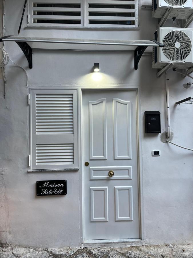 Maison Sabale' Lägenhet Neapel Exteriör bild